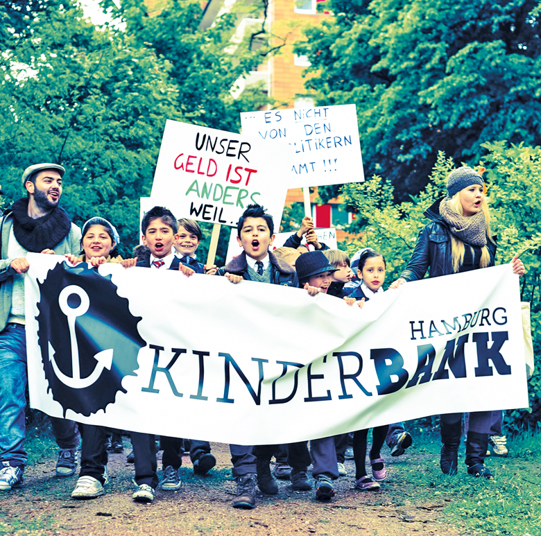 Kleine Bänker setzen sich ein: Demo für die Kinderbank, Foto: Margaux Weiß