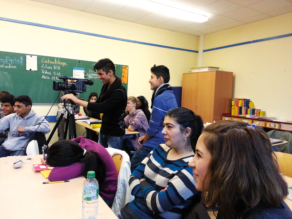 Jugendreporter drehen im Klassenraum, Foto: Kulturpunkt