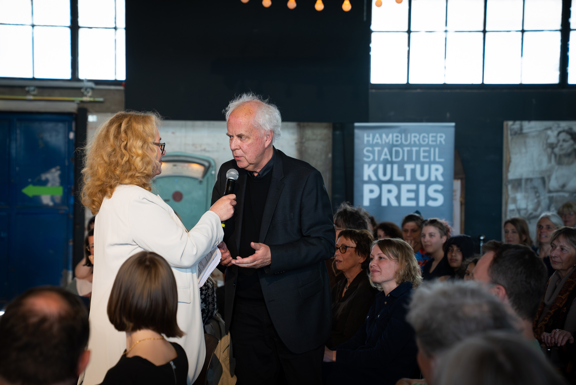 Geschäftsführerin Corinne Eichner blickt zum Jubiläum mit Werner Frömming zurück, der den Preis entwickelt und die ersten 10 Jahre durchgeführt hatte.
